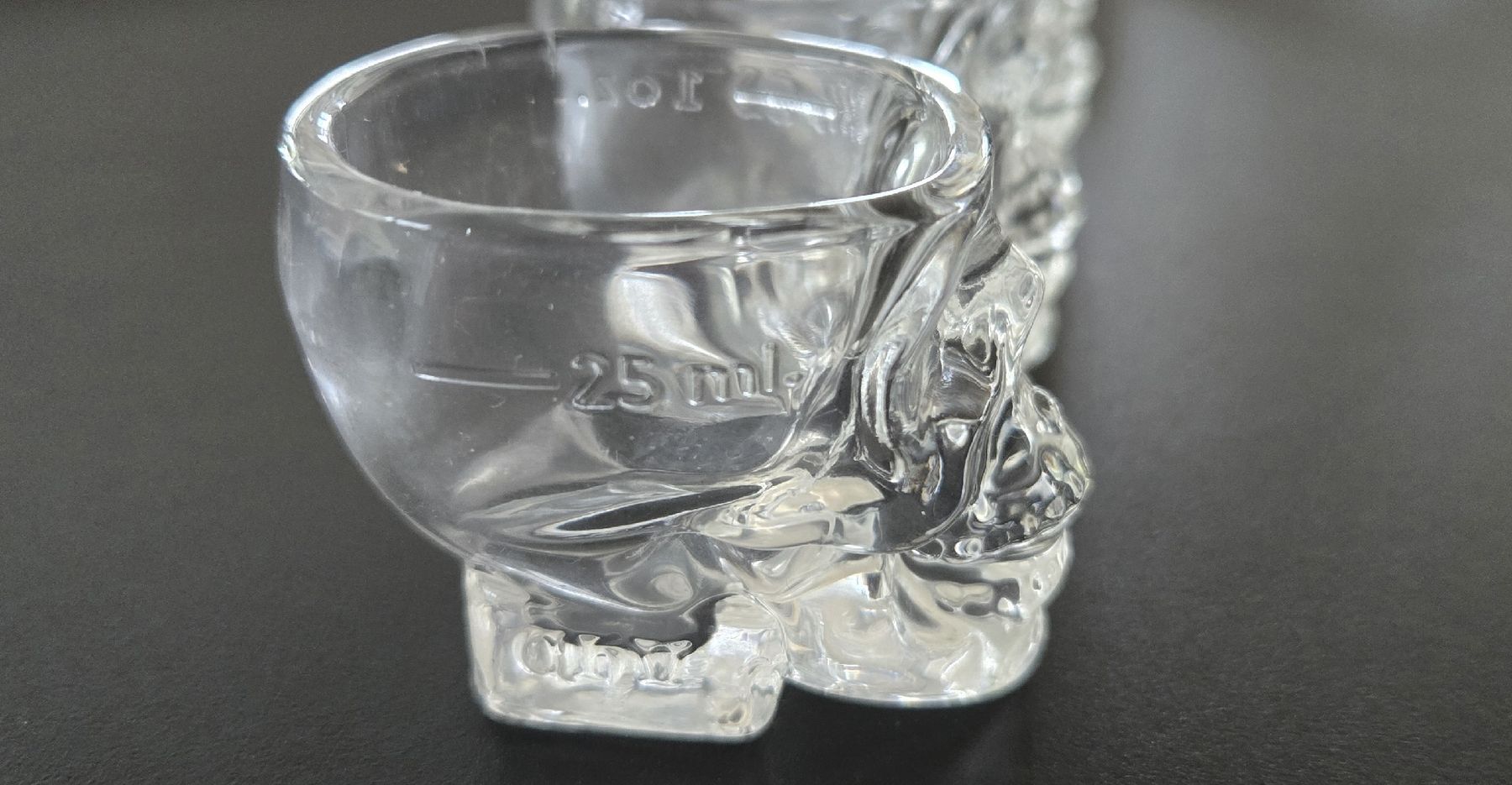 Bicchieri: 4er Set Totenkopf Schnapsgläser - Shots – Usato da Lachen SZ venduto da LinDiscount 4