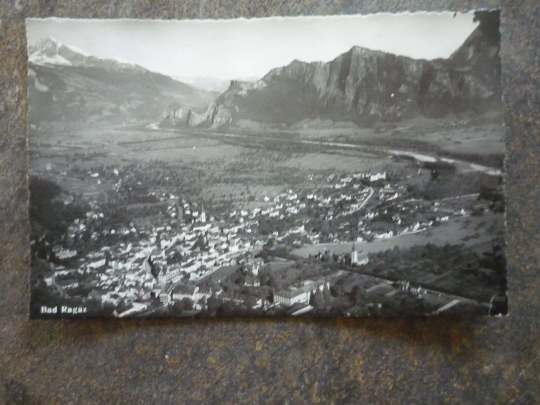 Ansichtskarten: Ansichtskarte Bad Ragaz mit Berge und Fluss, 1947 – Gebraucht aus Langnau i. E. von Laendu7000