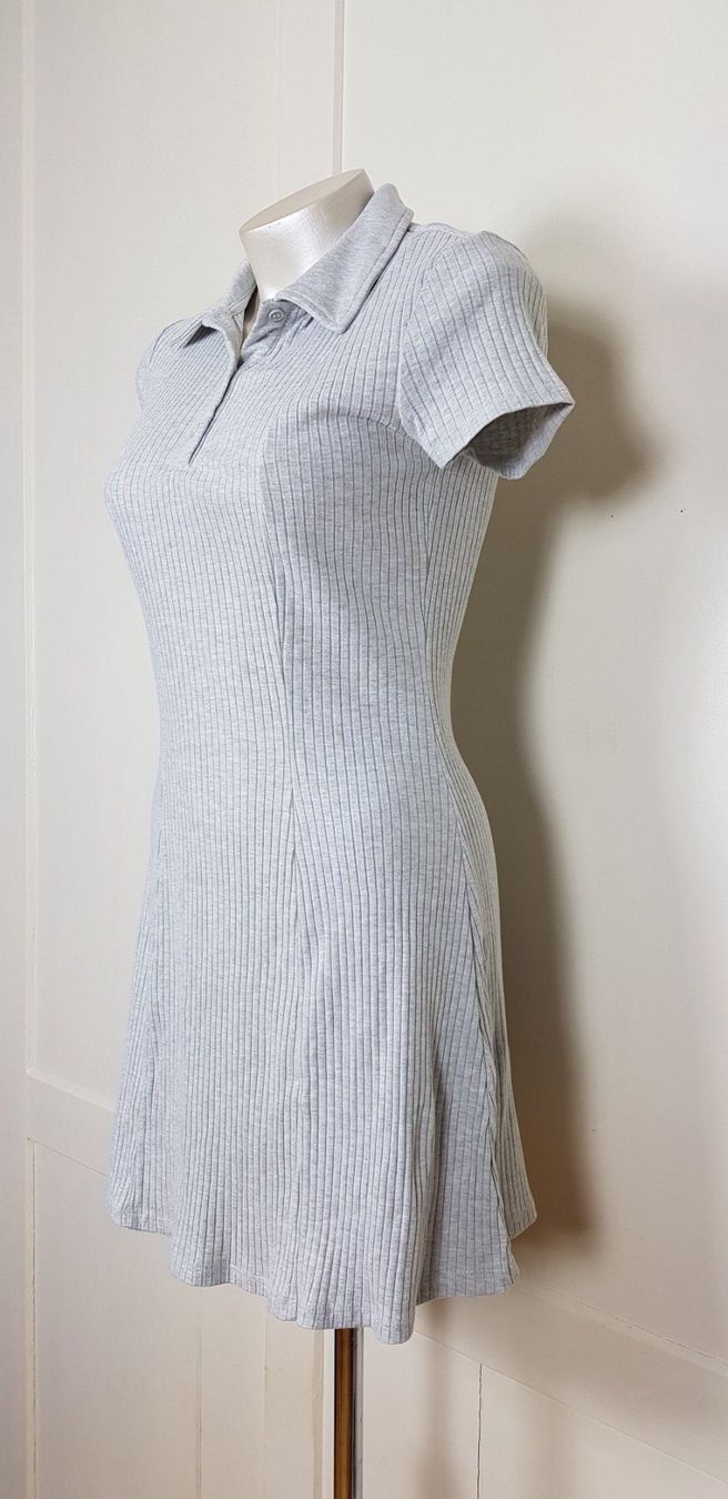 H&M Vestiti: Kleid, Rippshirt, Divided, Gr. S – Usato da Uster venduto da Astral 1