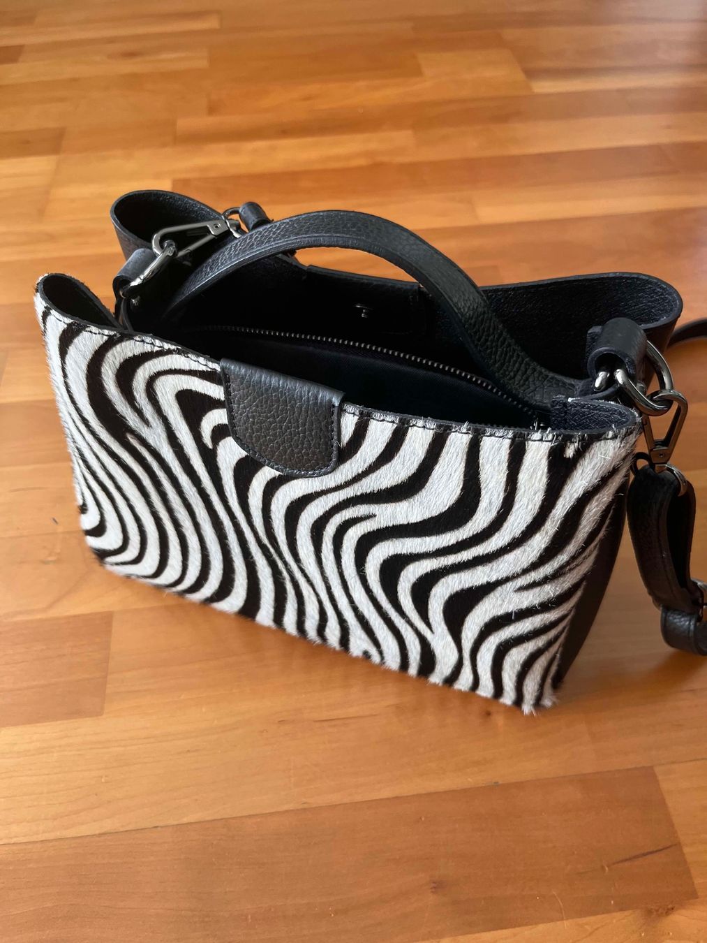 Borse da donna: Leder Handtasche Zebra Muster Damen – Nuovo (secondo la descrizione) da Zürich venduto da istvanfarkas 2