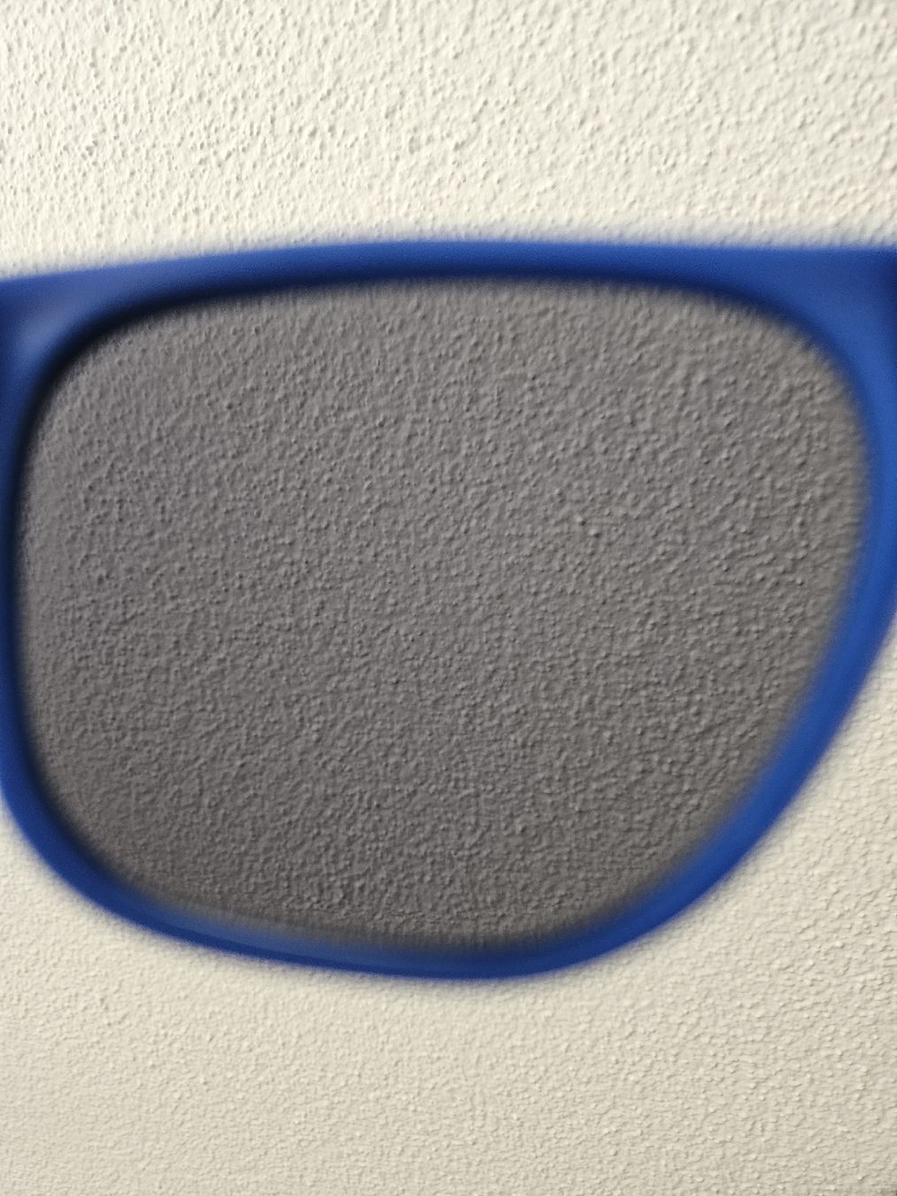 Lunettes & Verres: Sonnenbrillen Set blau und pink – D'occasion à Wauwil par seriously3 5