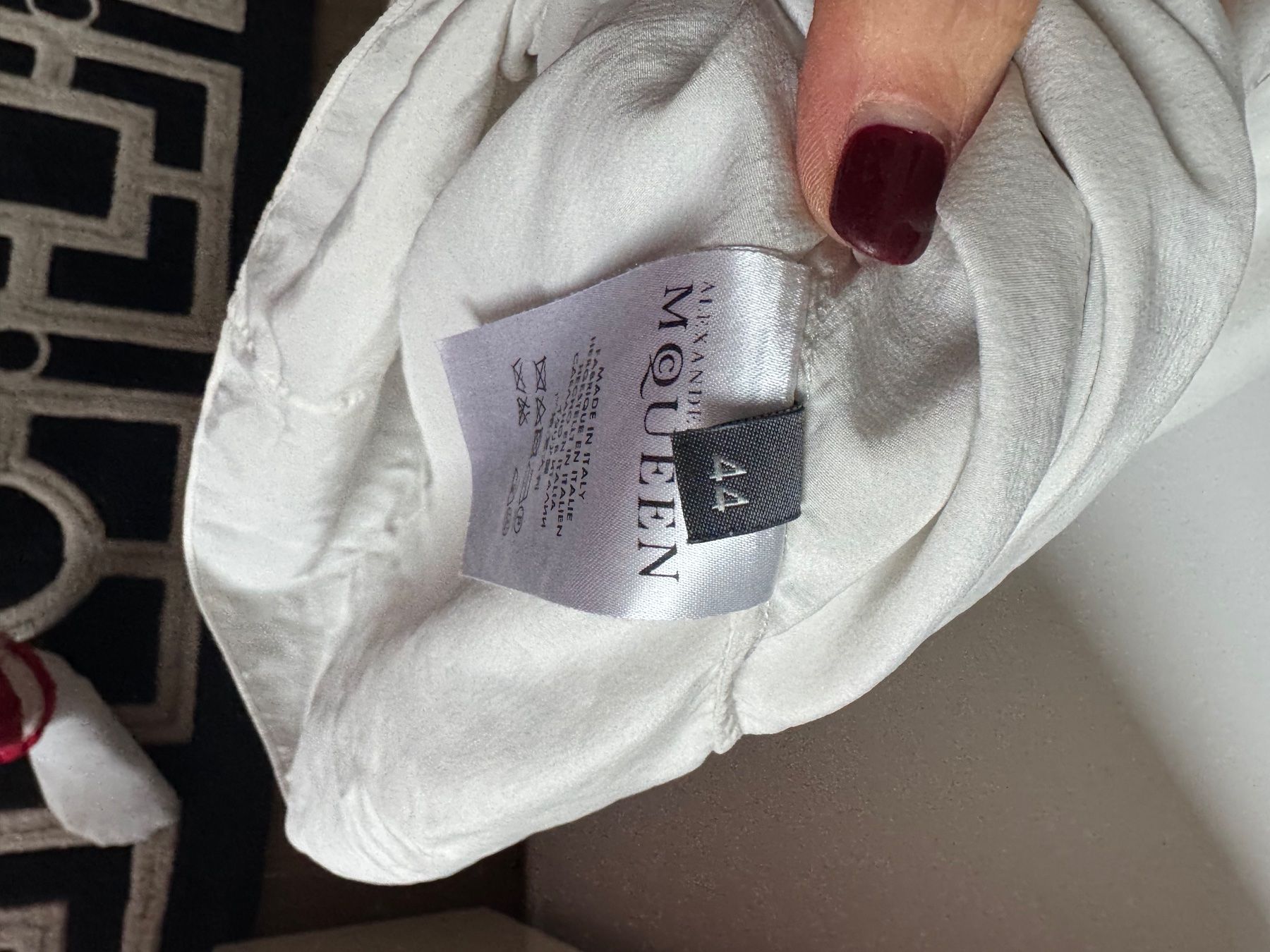 Alexander Mcqueen Camicette: 100% Seide Alexander mc Queen Schluppenbluse L – Usato da St. Gallen venduto da LkN_34 1
