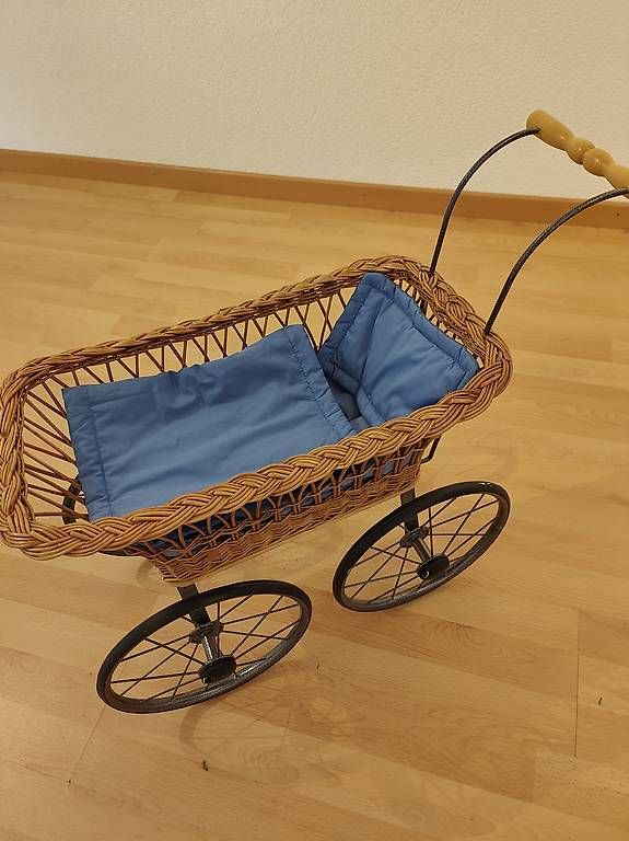 Carrozzine per bambole: Neuwertiger Puppenwagen – Usato da Heiden venduto da Sirgreg 3