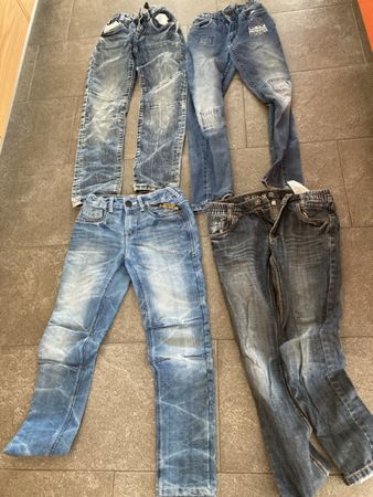 4 Jeans Hosen im Set, Grösse 140-152, Top Zustand!