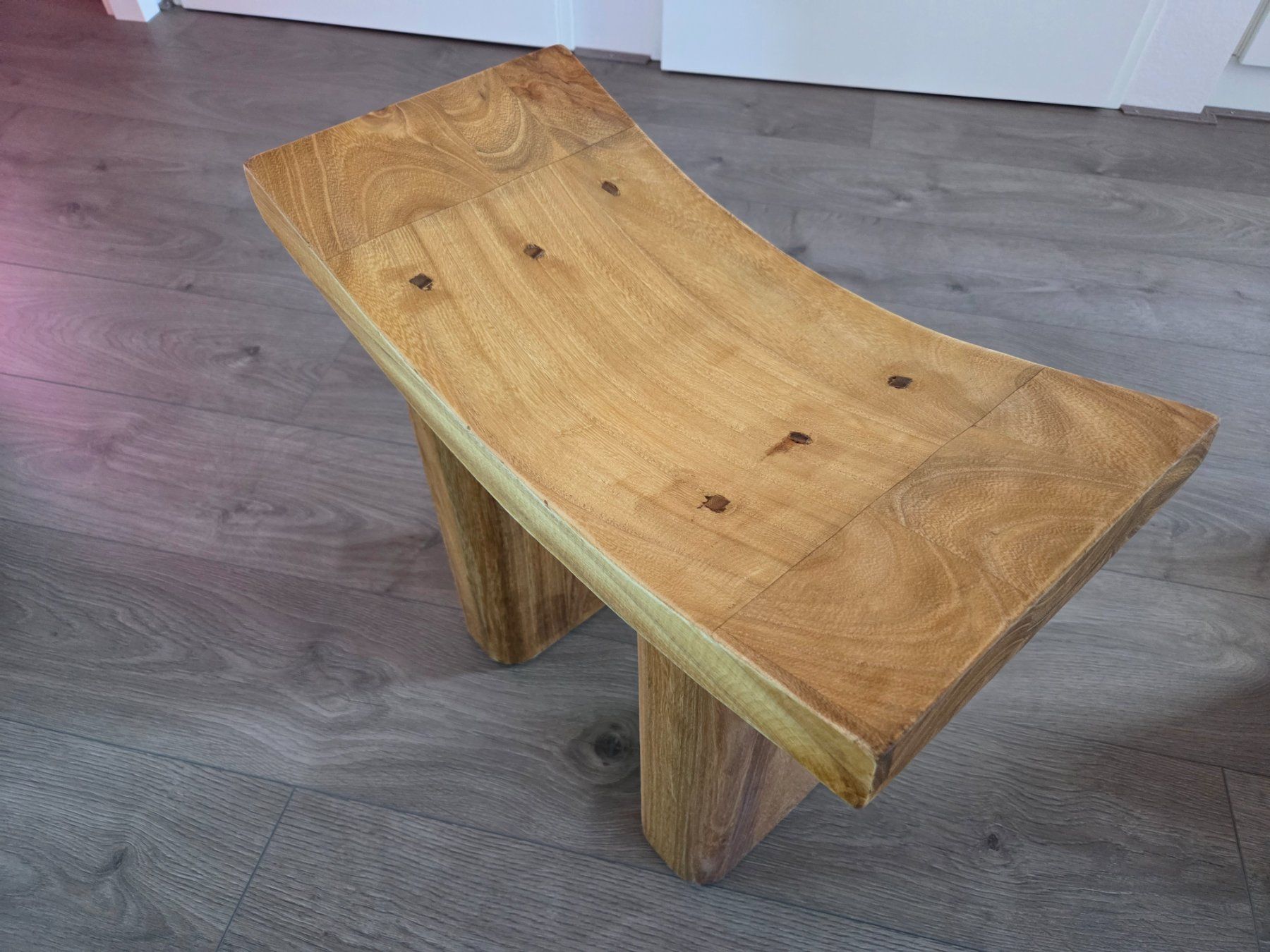 Sgabelli: Tabouret de type Japonais en bois massif – Usato da Estavayer-le-Lac venduto da sstt 2
