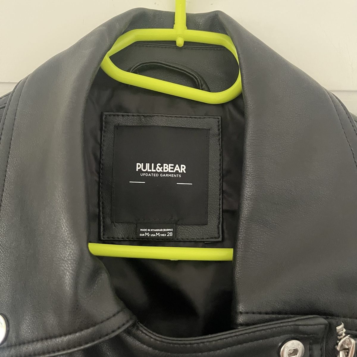 Pull&Bear Giacche: Pull&Bear Bikerjacke aus schwarzem Kunstleder. Gr. M – Nuovo (secondo la descrizione) da Bern venduto da dek_7bjd 3