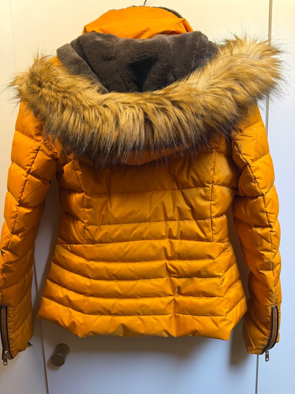 Zara Giacche: Zara Daunenjacke (Grösse M) – Usato da Poschiavo venduto da Maria1878 1