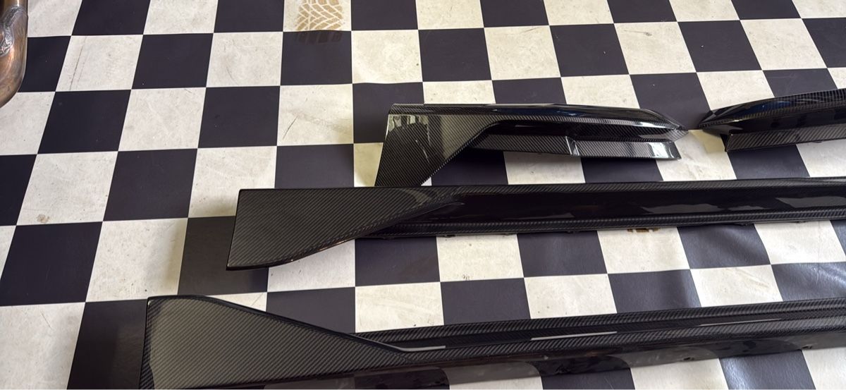 BMW Tutti pezzi di ricambio auto: G81 Carbon Seitenschweller mit Extensions – Usato da Gossau ZH venduto da fabio024 1