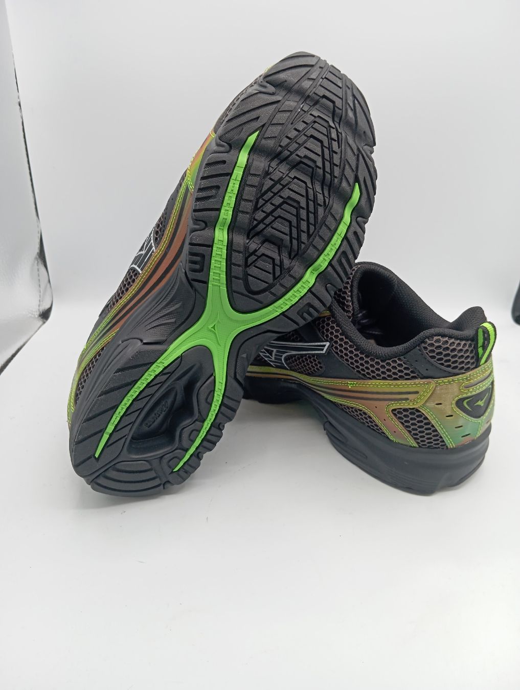 Mizuno Scarpe da uomo: Mizuno MXR Tokyo Drift (EU40) – Nuovo e nell'imballaggio originale da Schaffhausen venduto da outlez 7