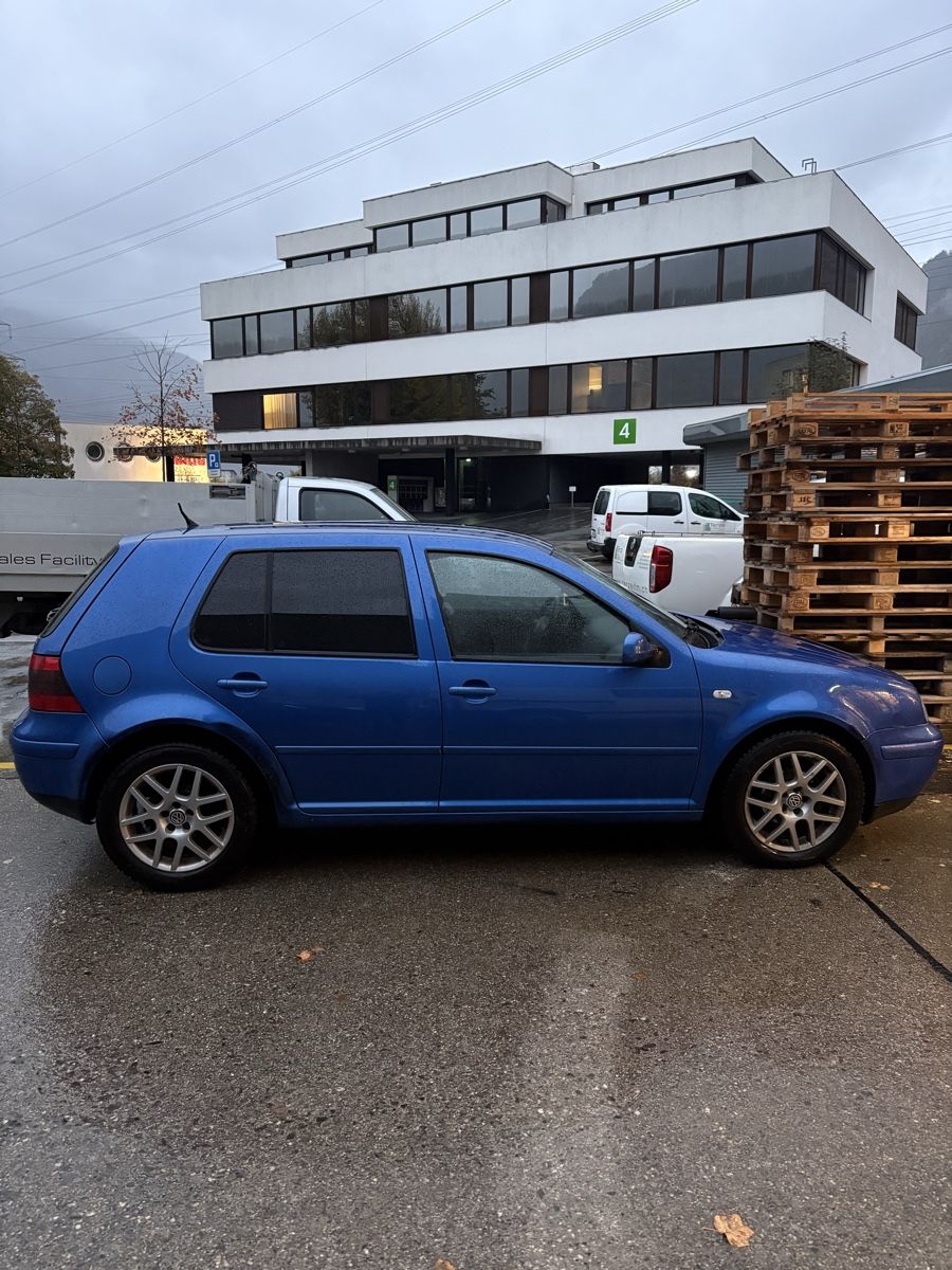 VW Golf 4 – 1.6 16V (Defekt) in Domat/Ems für CHF 6 – nur Abholung auf ...