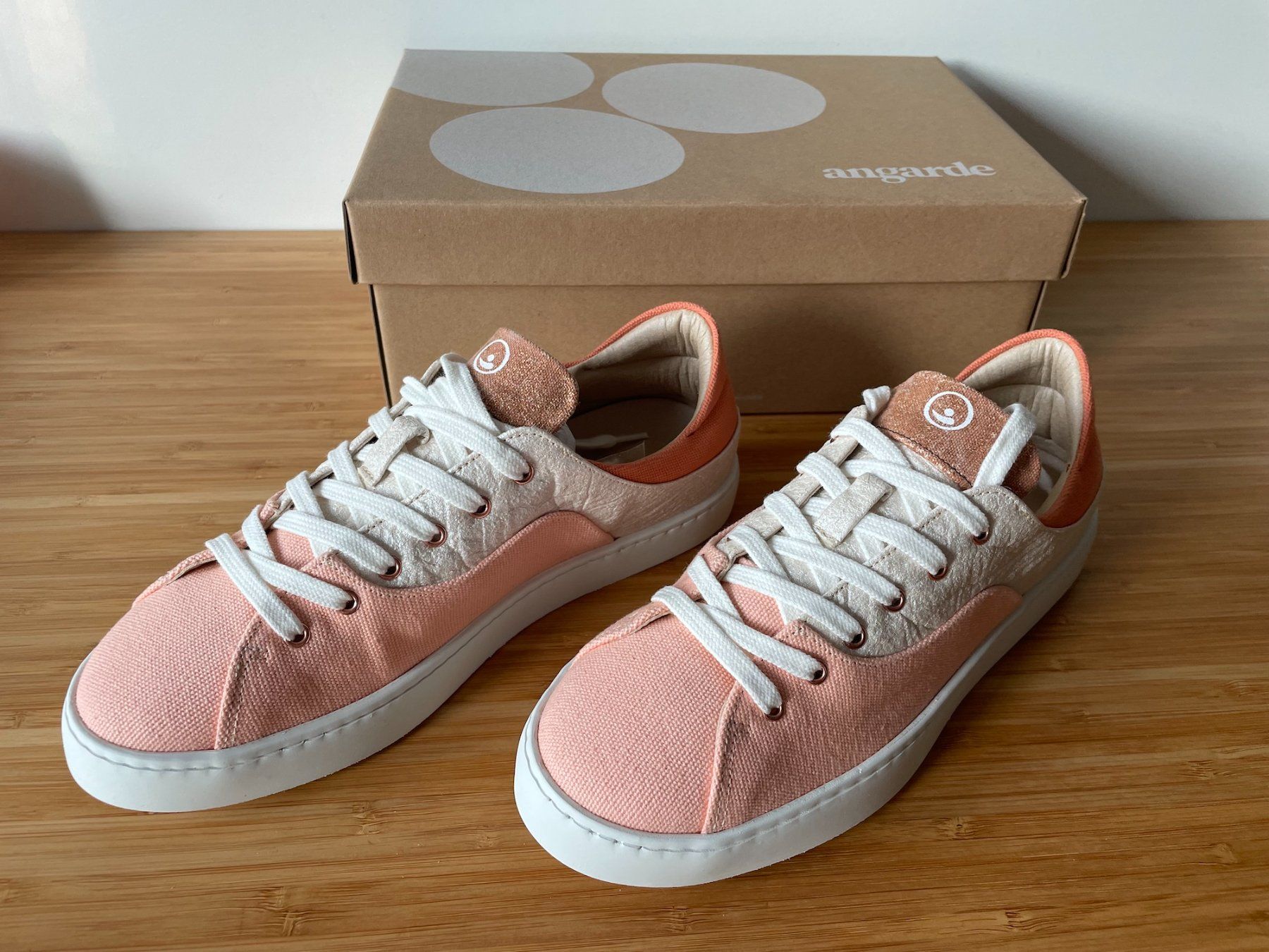 Scarpe da donna: Damen-Sneakers Angarde Gr. 38 NEU – Nuovo e nell'imballaggio originale da Gais venduto da ann_5jlh 2