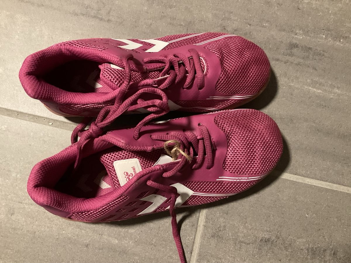 Hummel Chaussures filles: Hallenschuhe Hummel Gr 36 – D'occasion à Sutz par Aylath