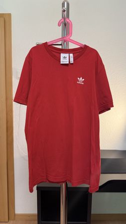 T-shirt Adidas rouge taille XS bon état