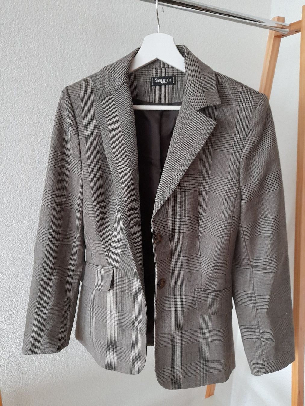 Completi & Tailleur: Tailleur Sinequanone – Nuovo (secondo la descrizione) da Mont-sur-Lausanne venduto da Pioutch