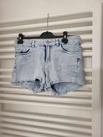 Coole Jeans Hot-pants, hellblau, Gr. 38 - perfekt im Sommer