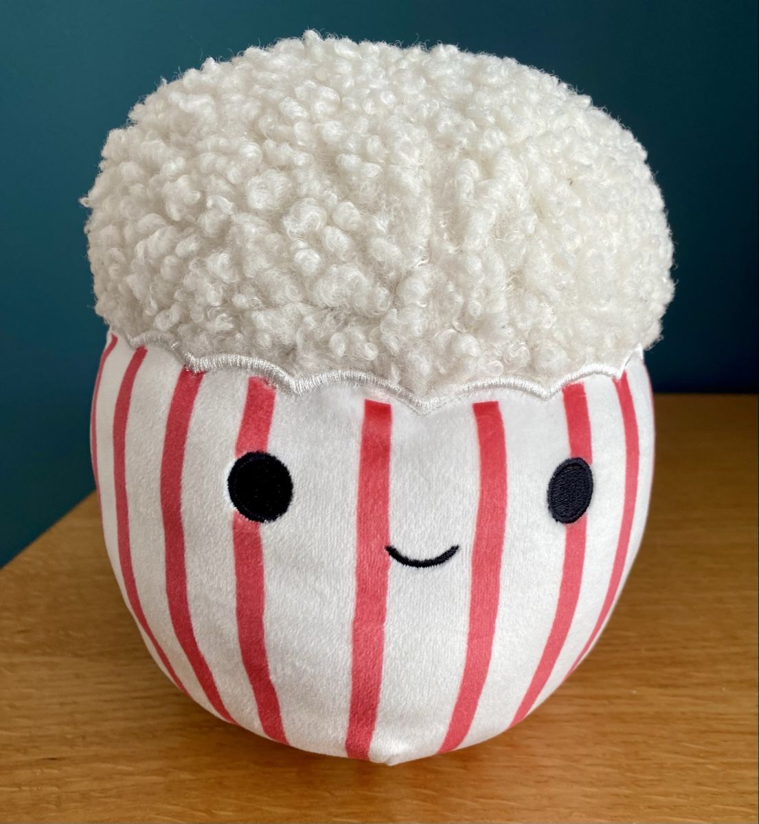 Squishmallows Giocattoli: Squishmallows Plüsch Arnel das Popcorn - 19 cm – Usato da Lausanne venduto da HomeDepose