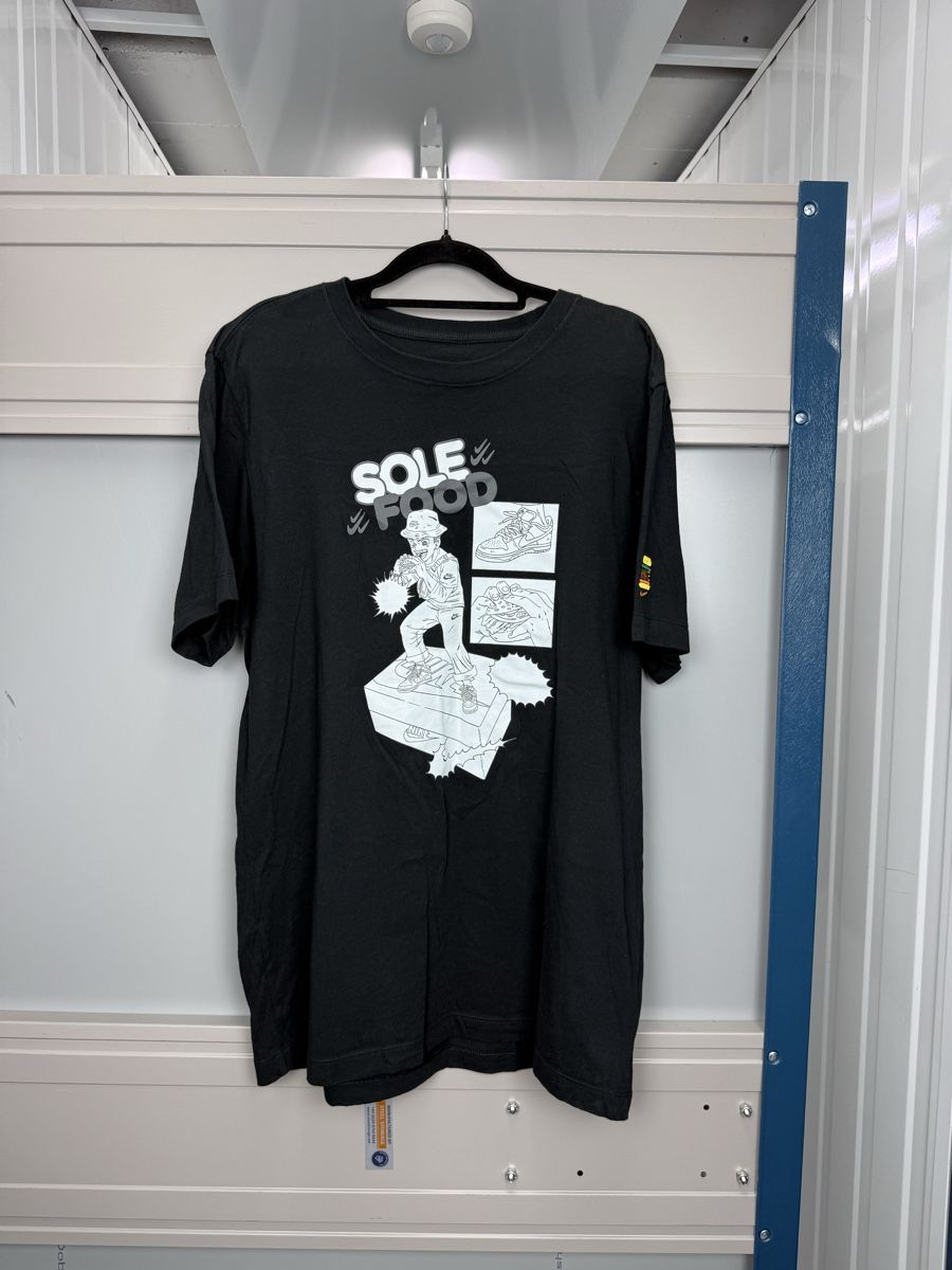 Nike T-shirts: Nike solefood tee – D'occasion à Lausanne par Unehistoiredesapes