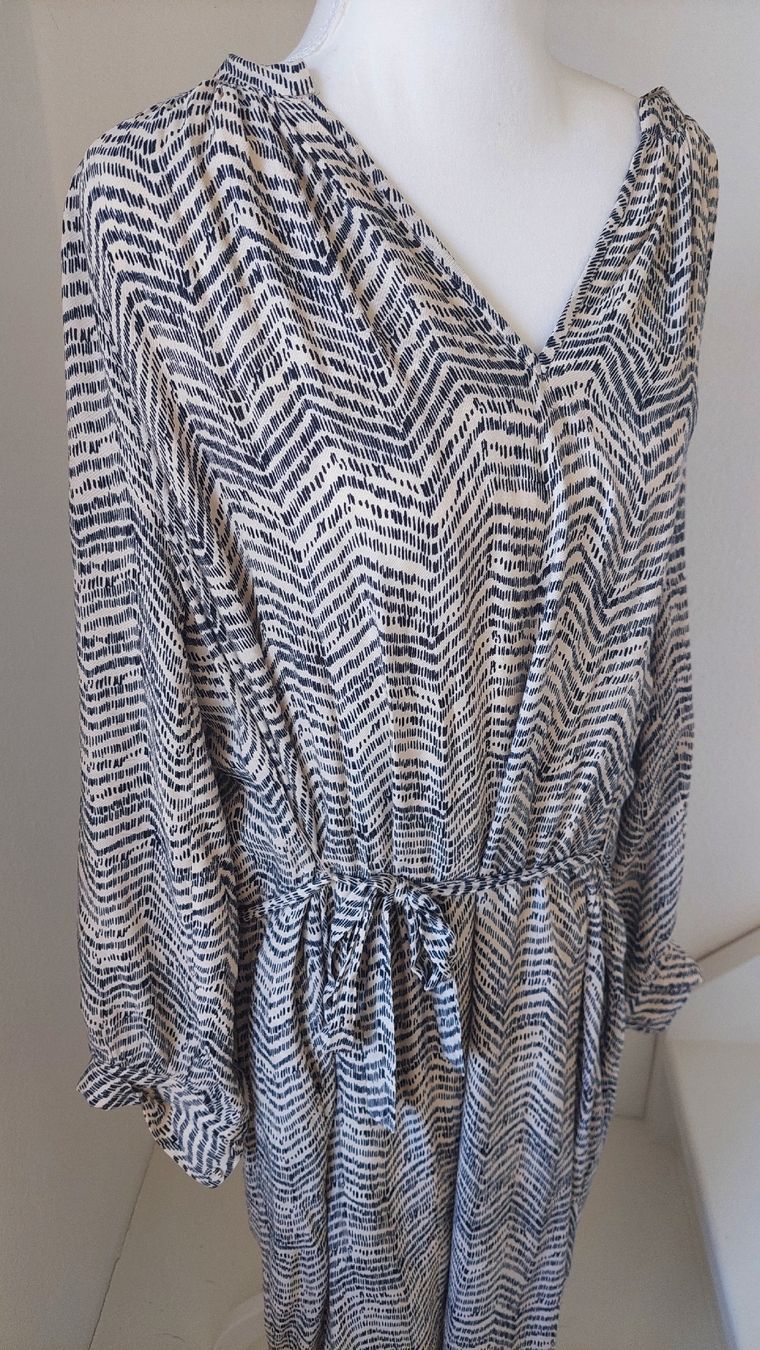Kleider: kleid / Robe 38 – Gebraucht aus Adliswil von Boncoinsuisse 1