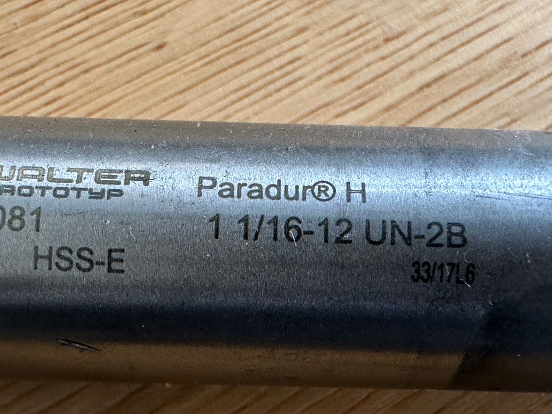 Alle Werkzeuge: Gewindebohrer 1 1/16"-12 UN gebraucht #6.2.8 – Gebraucht aus Kestenholz von hstech.ch 2