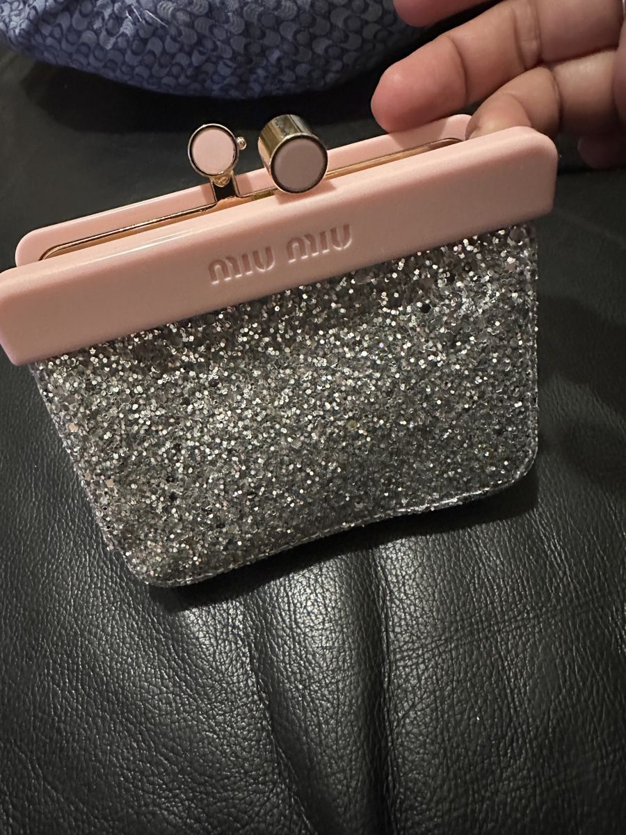 Miu Miu Portamonete: Original Miu Miu Portemonnaie – Nuovo (secondo la descrizione) da Biel-Bienne venduto da sandrito01 1