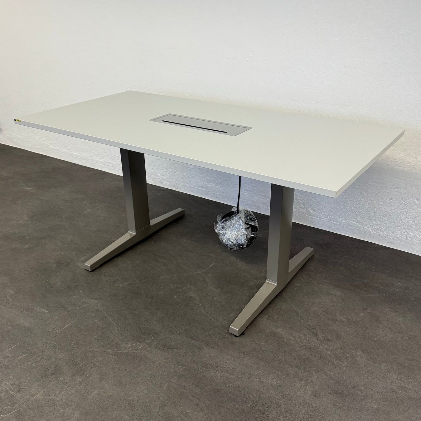 Haworth Scrivanie: HAWORTH Kiron Sitzungstisch – Usato da Schönenwerd venduto da mcofficeshop 2