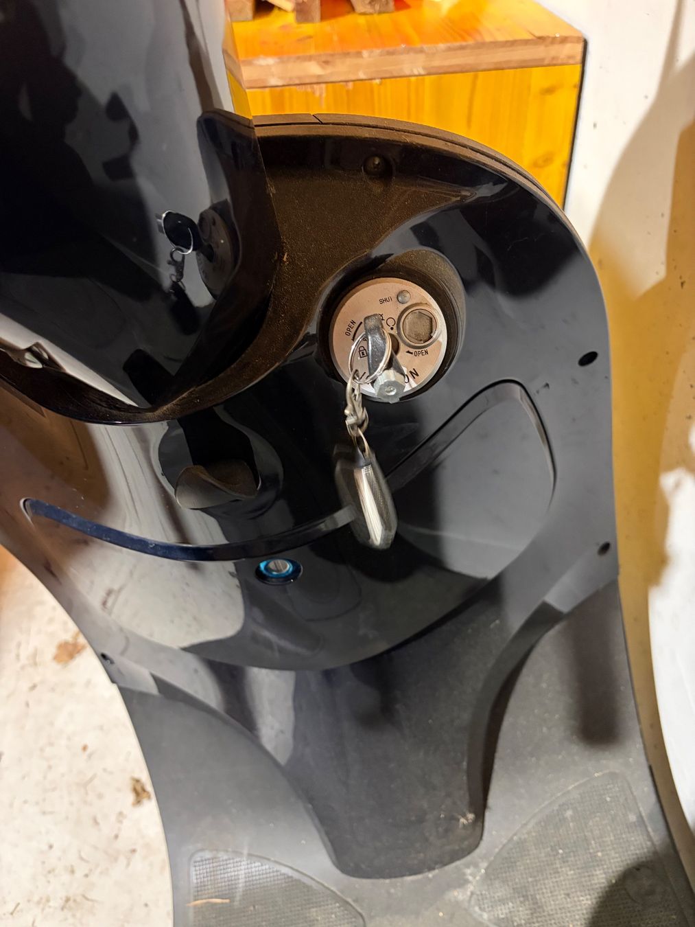 Scooter: Elektroroller schwarz – Usato da Richterswil venduto da anyfish 3