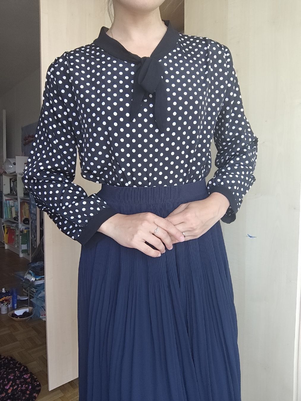 Camicette: Polka Dot Blouse with Tie - Smart & Stylish Look! s – Usato da Mägenwil venduto da VintageGirly 5