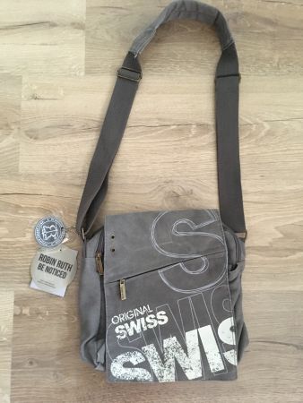 Robin Ruth Umhänge Tasche Swiss grau m Schrift weiss h blau