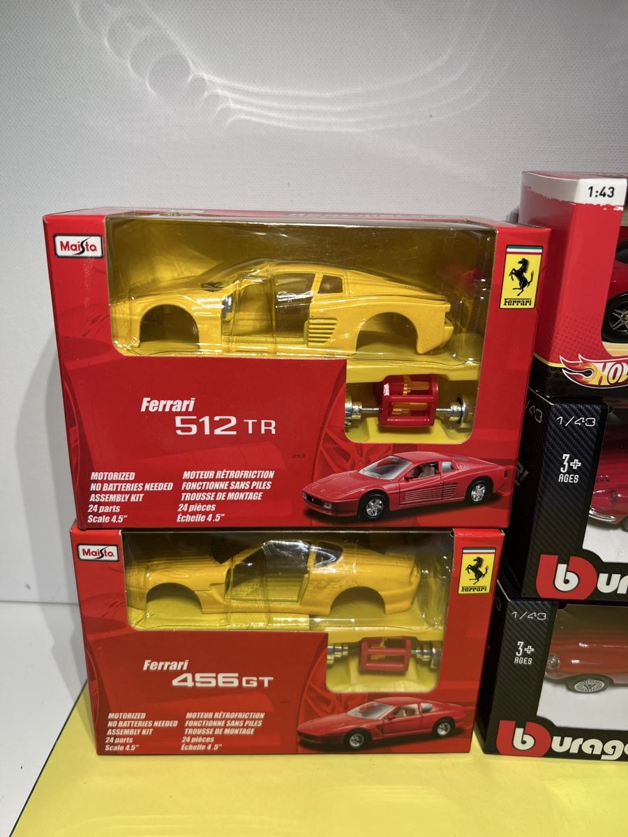 Ferrari Modellini d'auto: Konvolut Ferrari in 1/43 – Nuovo e nell'imballaggio originale da Weinfelden venduto da Kammerflimmern 1