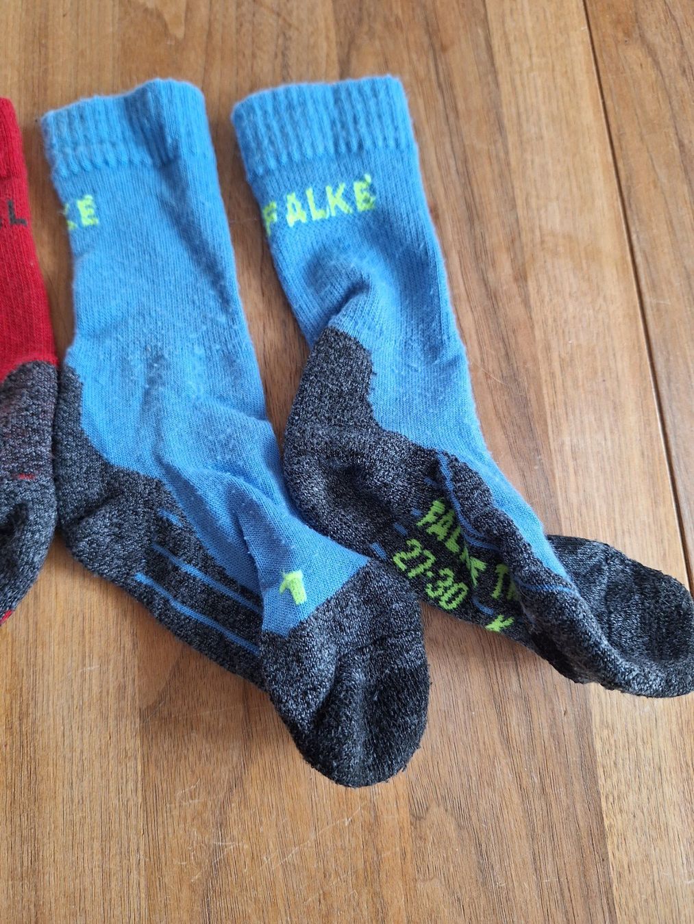 Falke Calze per bambini: 2 Paar Wandersocken Grösse 27-30 – Usato da Zürich venduto da Candid85 1