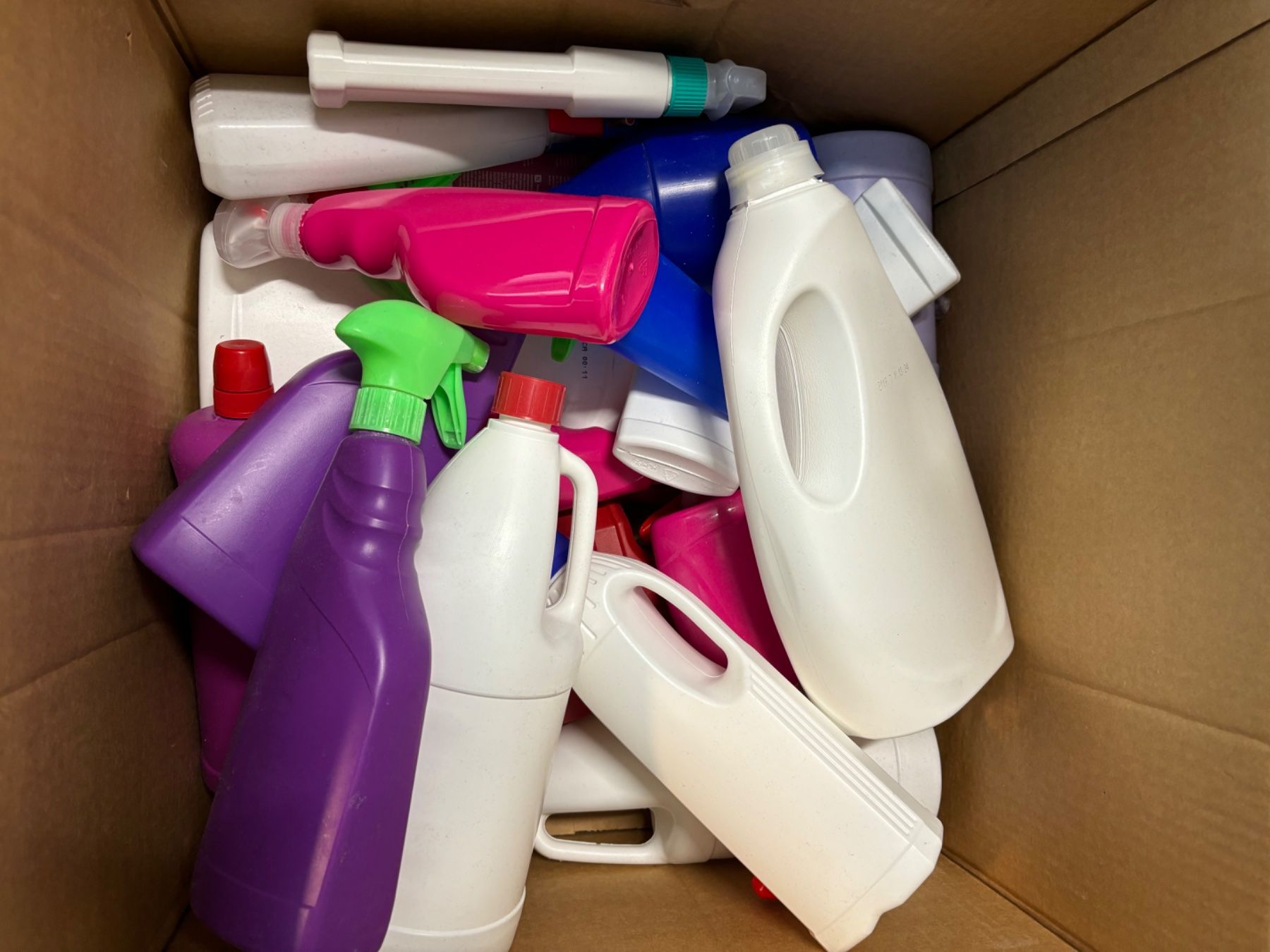 Sonstiges für Haushalt & Wohnen: Nachfüll/Spray/Plastikflaschen/Behälter – Gebraucht aus Triesen von boston7