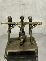 Bronze Skulptur Deko Antik Dschungel Deko 3 Männer mit Stang