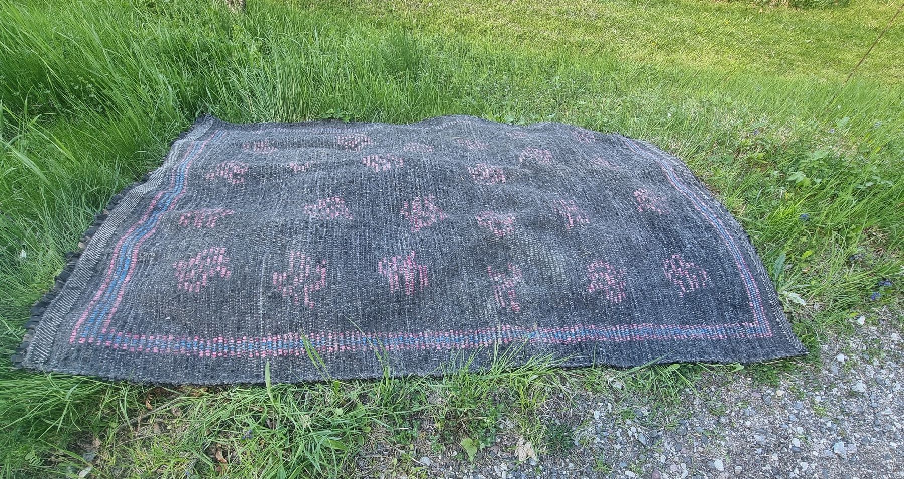 Tappeti: Handgemachter Flickenteppich, dunkel mit Blumenmuster, Leder – Usato da Berschis venduto da treedosha01 3