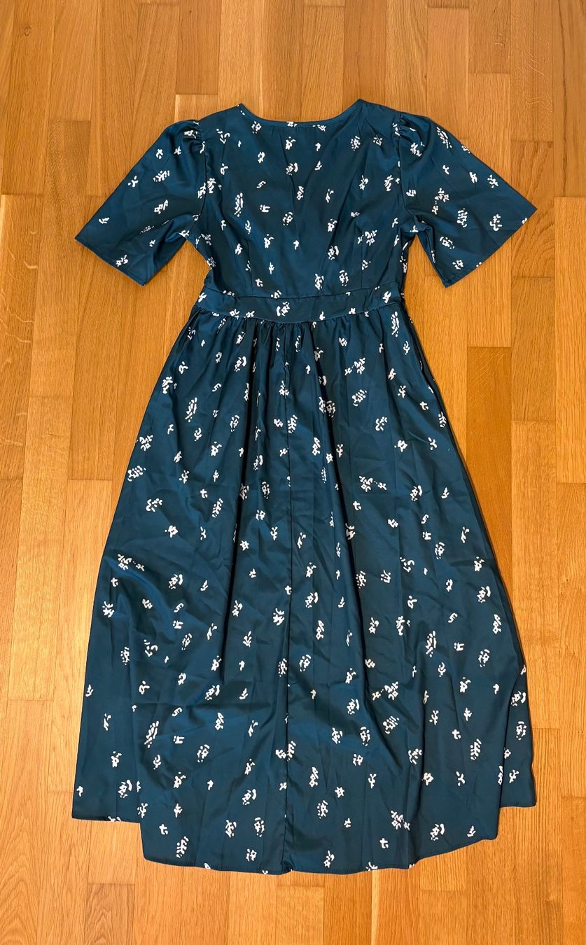 Vestiti: Sommerliches Midikleid mit Blumenmuster, Grösse S – Nuovo (secondo la descrizione) da Zeihen venduto da Nolu03 1