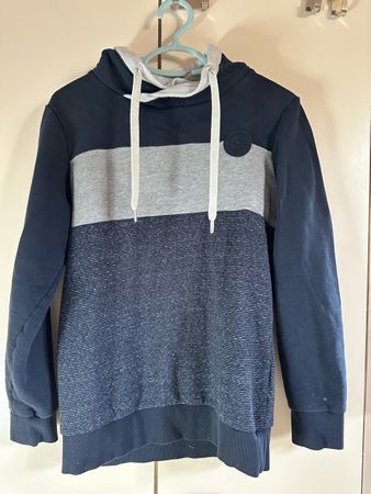 Navy & Grey Pullover Hoodie - Cozy & Stylish for Autumn!