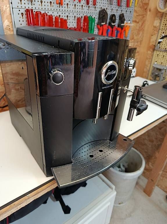 Kaffeemaschinen & Espressomaschinen: Machine à café JURA IMPRESSA C50 – Gebraucht aus Corbières von Iggdrasil 1