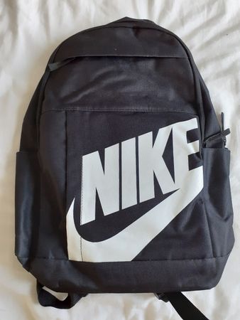 Sac à dos Nike Neuf! Idéal pour l'école et les loisirs.