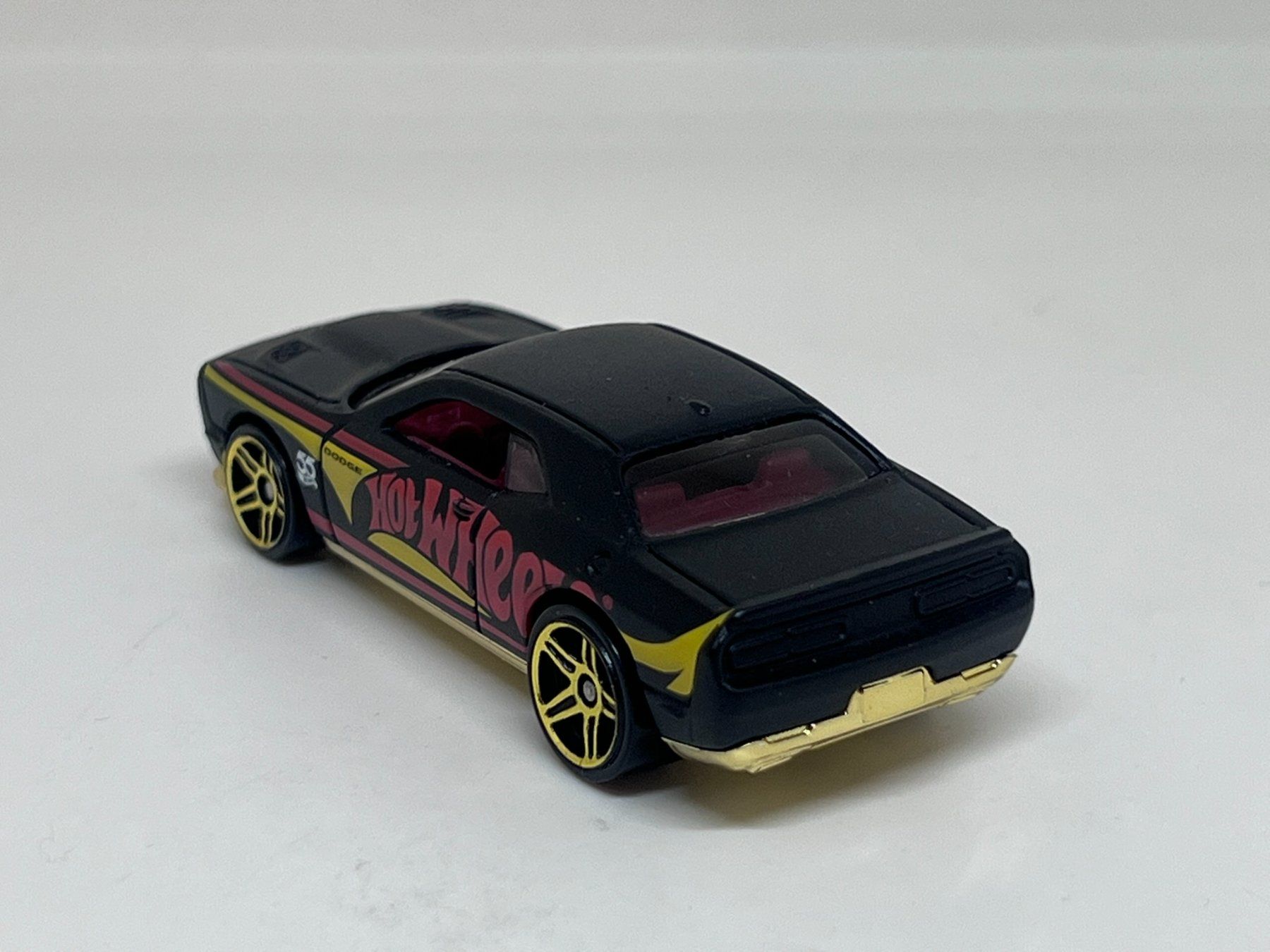 Hot Wheels Modellautos: Hot Wheels '15 Dodge Challenger SRT – Neu (gemäss Beschreibung) aus Wildegg von LaaBoutique 2