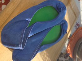 Ballerines bleues en daim, idéales pour le printemps!