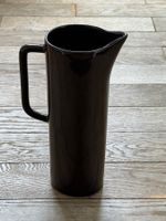 Schlanker, dunkelbrauner Krug, Midcentury