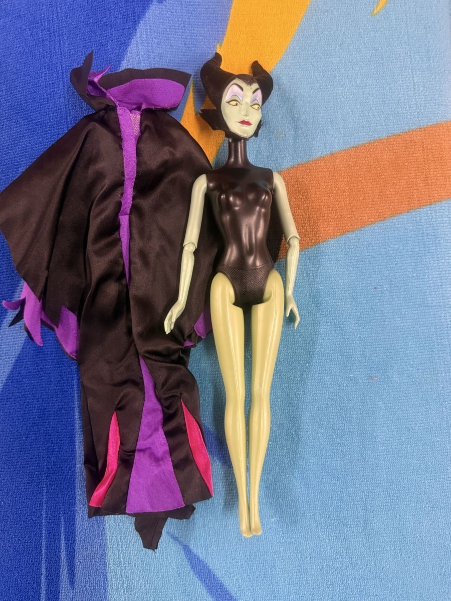 Disney Bambole: Barbie Maléfique vintage – Difettoso da Ecublens VD venduto da charliecinquillo 1