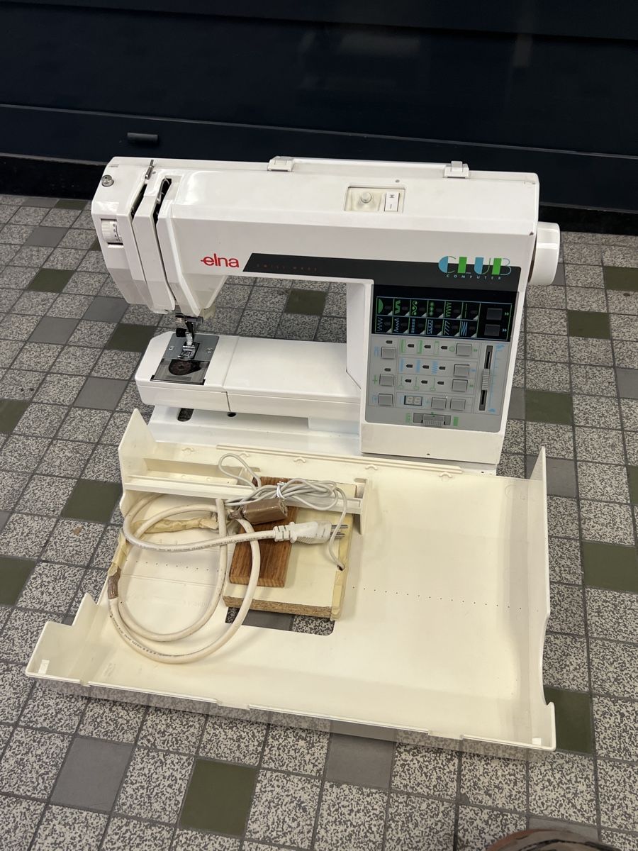 Elna Nähmaschinen: Machine à coudre Elna Club Computer Type 500 – Gebraucht aus Genève von Leboucheoreilles 3