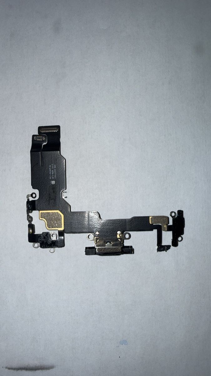 Apple Handys / Smartphones: connecteur de charge iPhone 15 original – Neu und originalverpackt aus Leukerbad von mig_8bbp 1