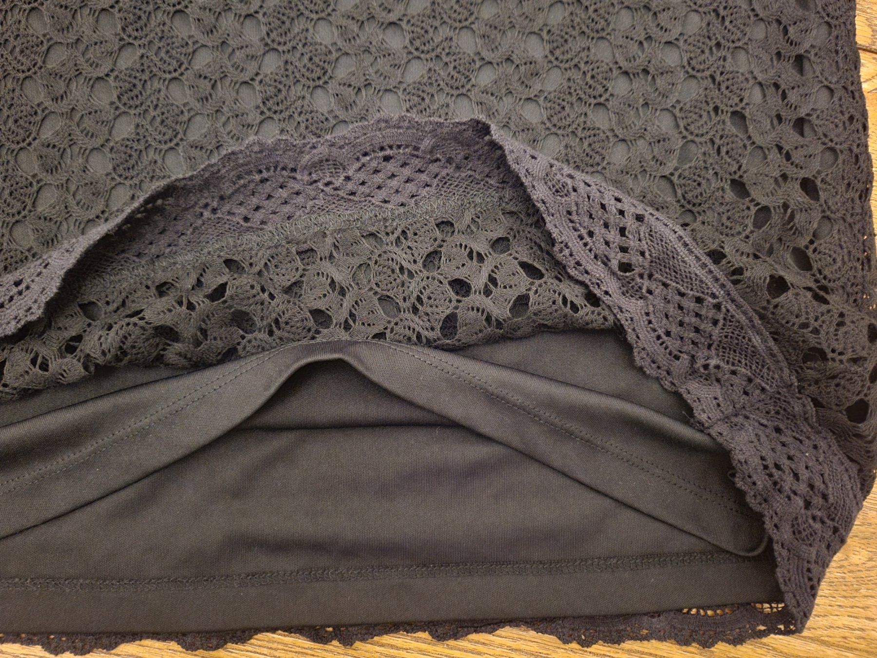 Blusen: Elegante, schwarze Bluse mit Spitze, neuwertig – Neu (gemäss Beschreibung) aus Basel von sci_67ms 5