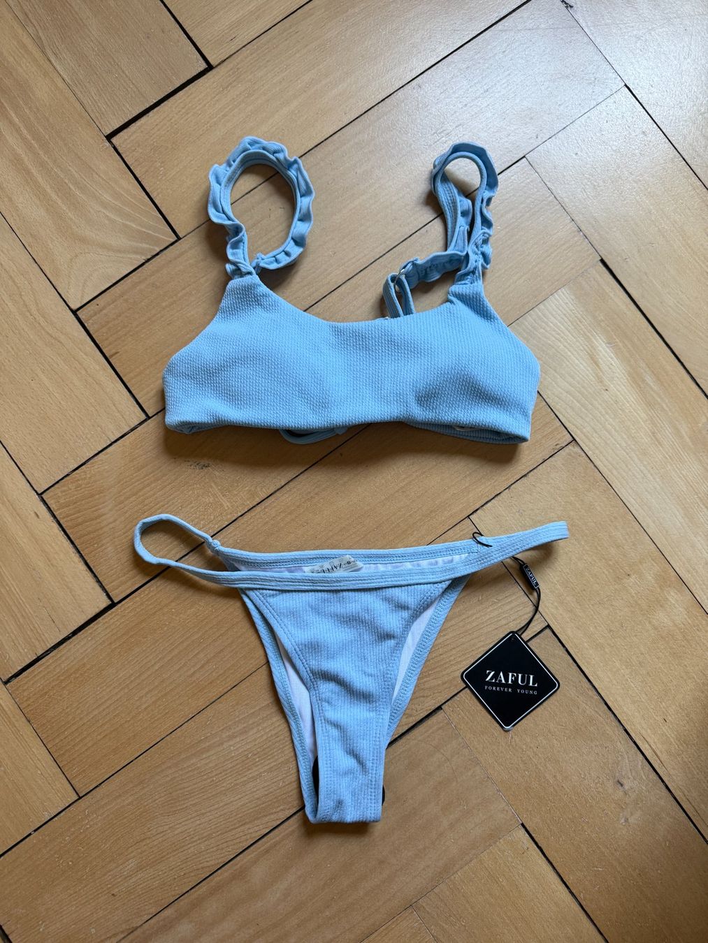 Zaful Maillots de bain & Bikinis: ZAFUL - Bikini hellblau S – D'occasion à Zürich par Diazaio