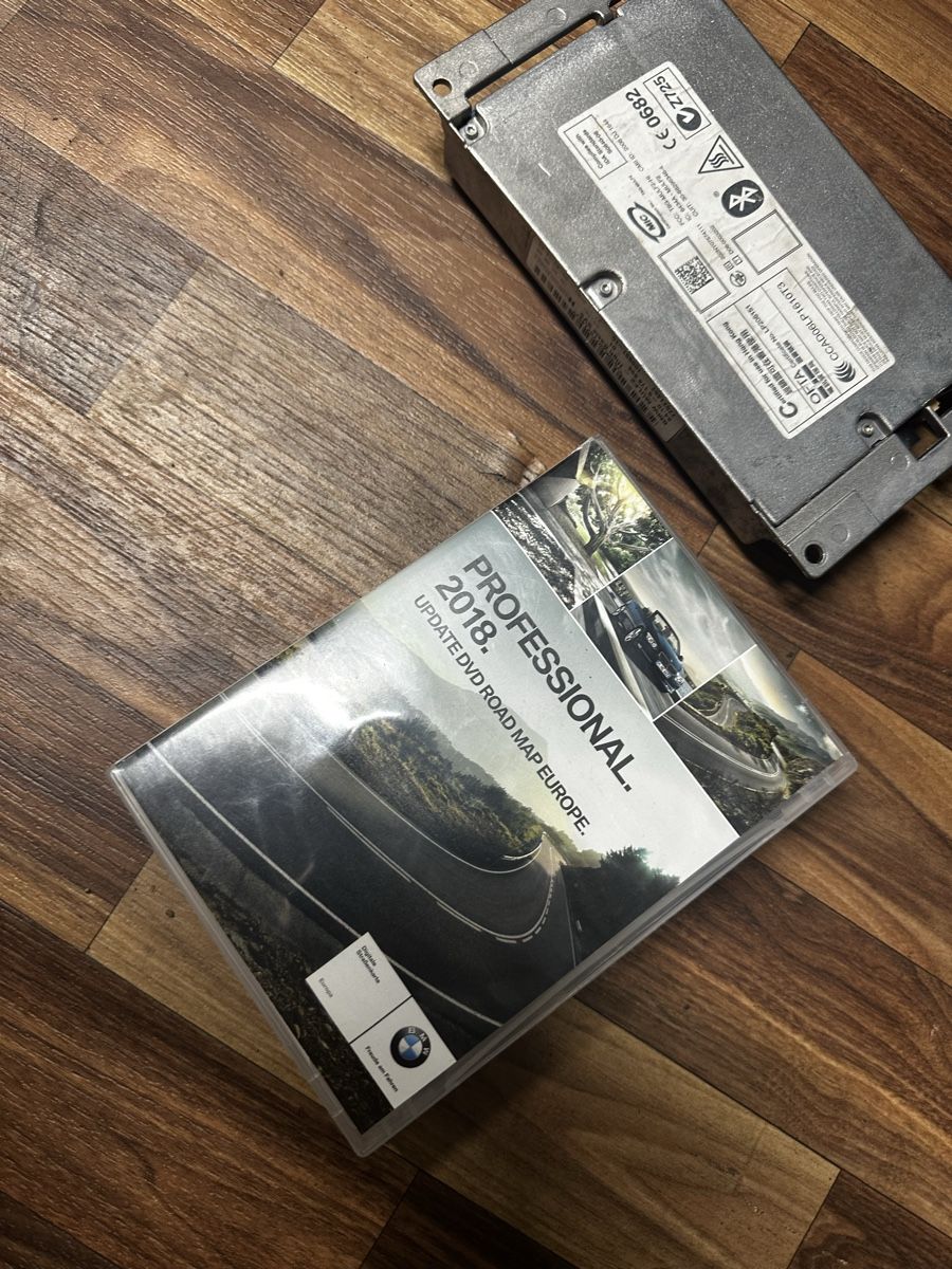 BMW Tutti pezzi di ricambio auto: BMW E60 / E61 Original CCC Navigation Professional + MULF 2  – Usato da Bleienbach venduto da Oneprozent66 4