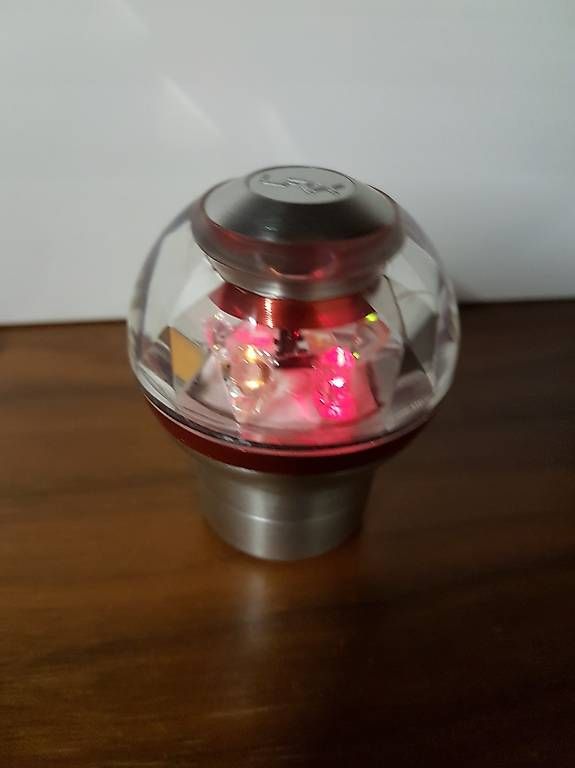 Giochi: Pomello per cambio con luci led – Usato da Giubiasco venduto da ton_vpl7