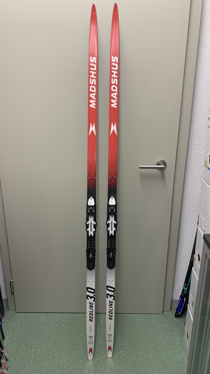 Madshus Sci: Madshus Skating Ski Redline – Usato da Ried-Brig venduto da Feuerhut