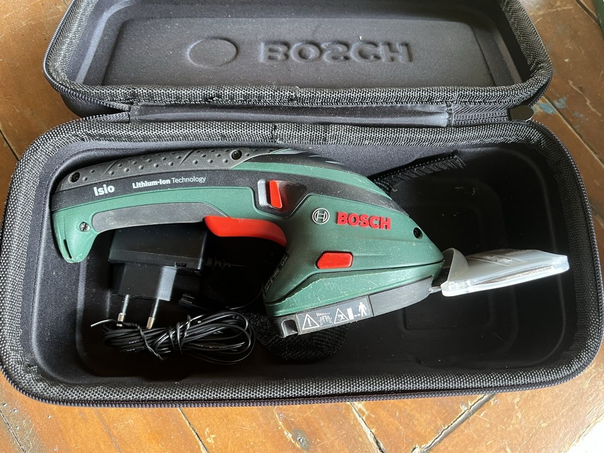 Bosch Tutti gli attrezzi: Cisailles à gazon Bosch Isio – Usato da Perly venduto da Cafelual