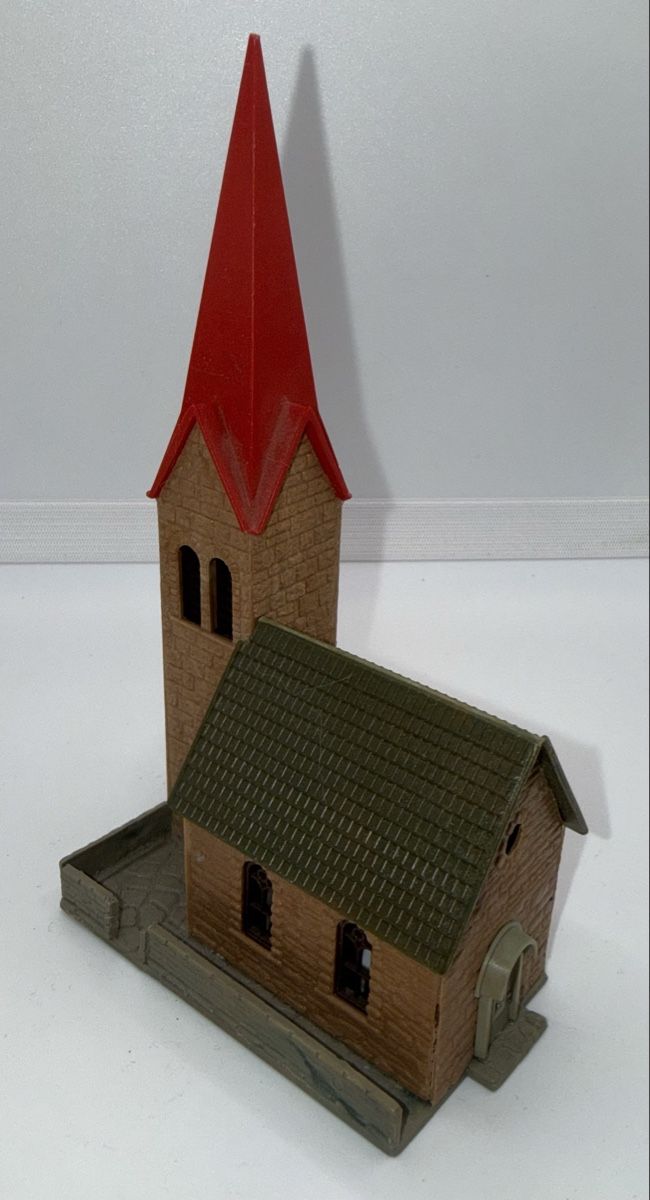 Modellini di ferrovie: Haus Spur N Kirche – Usato da Mühledorf BE venduto da ericgrunder_12 2